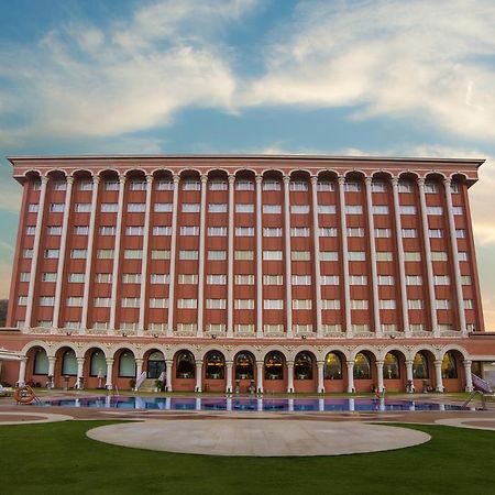 Ramoji Film City- Sitara Luxury Hotel Pedda Ambarpet Bagian luar foto