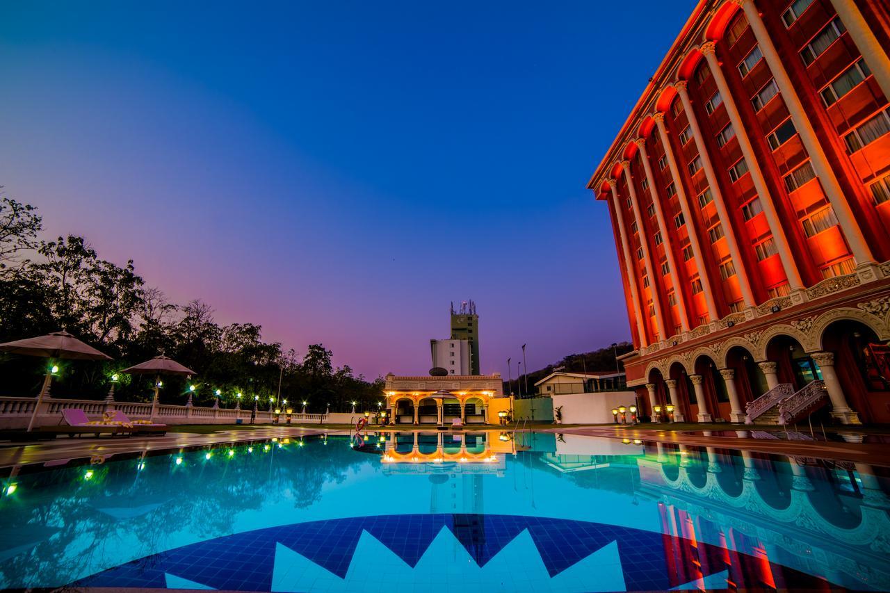 Ramoji Film City- Sitara Luxury Hotel Pedda Ambarpet Bagian luar foto