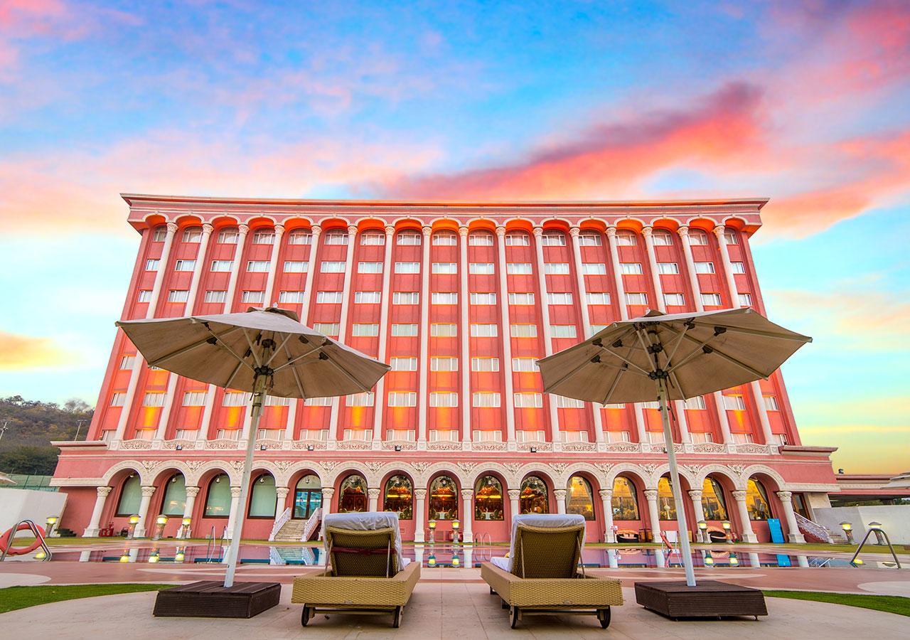 Ramoji Film City- Sitara Luxury Hotel Pedda Ambarpet Bagian luar foto
