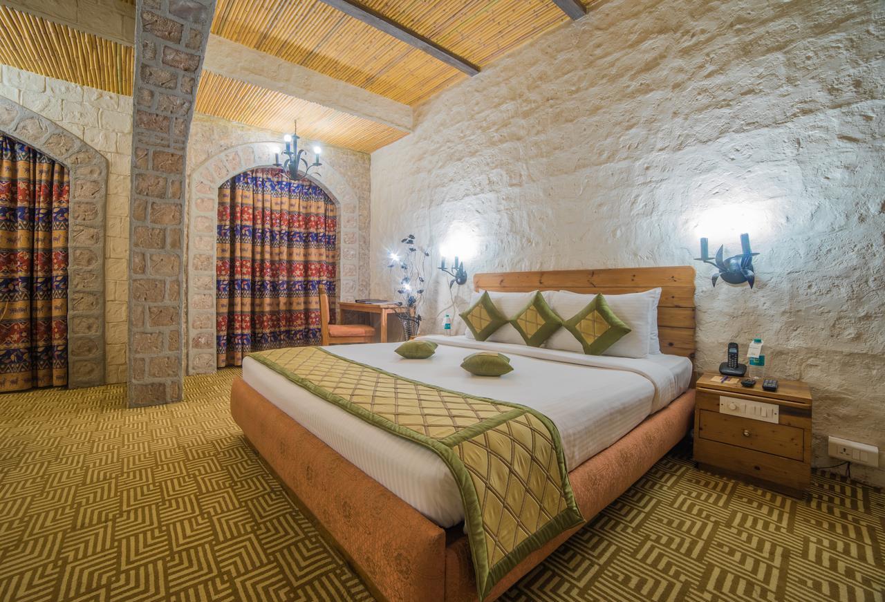 Ramoji Film City- Sitara Luxury Hotel Pedda Ambarpet Bagian luar foto