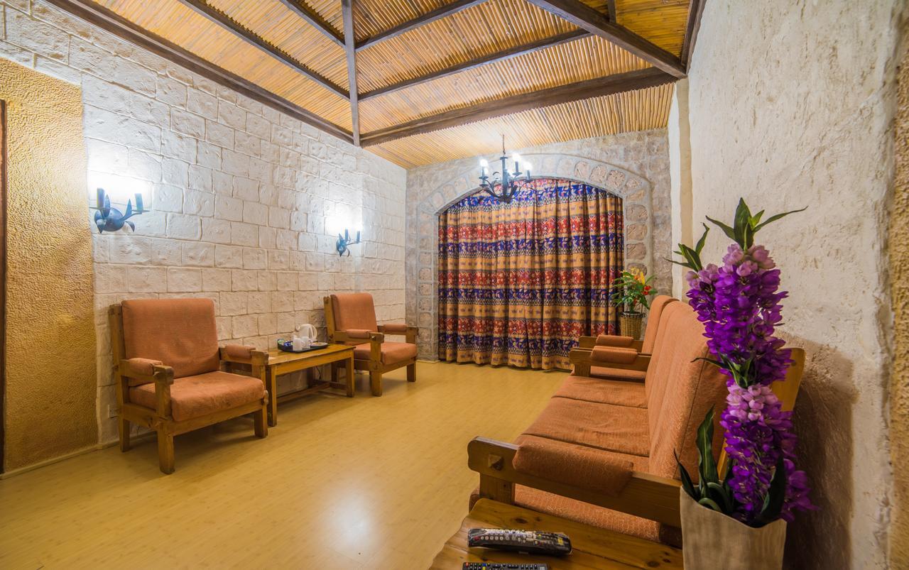 Ramoji Film City- Sitara Luxury Hotel Pedda Ambarpet Bagian luar foto