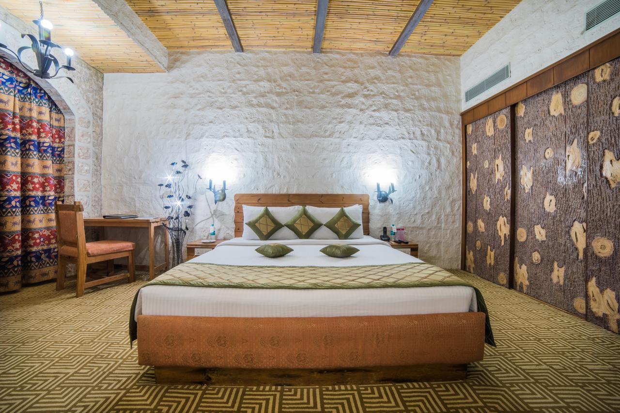 Ramoji Film City- Sitara Luxury Hotel Pedda Ambarpet Bagian luar foto
