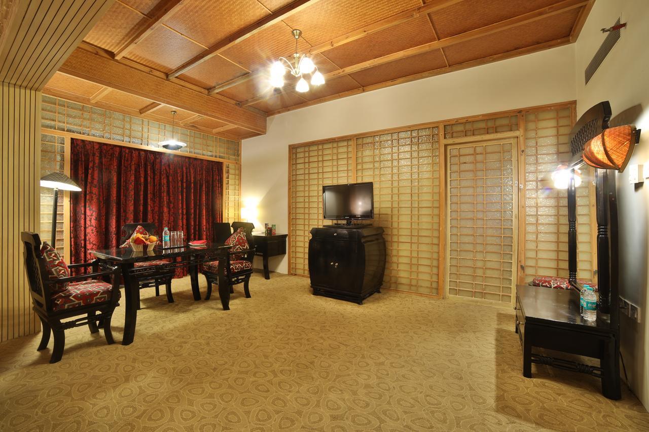 Ramoji Film City- Sitara Luxury Hotel Pedda Ambarpet Bagian luar foto